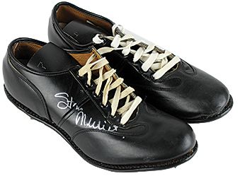 Stan Musial Signed Vintage Baseball Cleats (PSA/DNA)