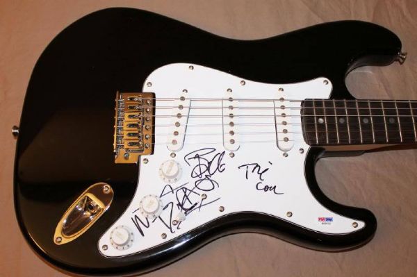 Green Day (3) Armstrong, Dirnt & Cool Signed Guitar (PSA/DNA)