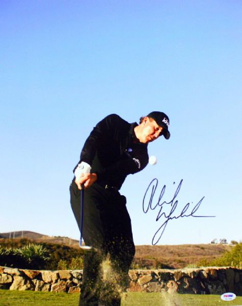 Phil Mickelson Signed 16 x 20 Photo (PSA/DNA)