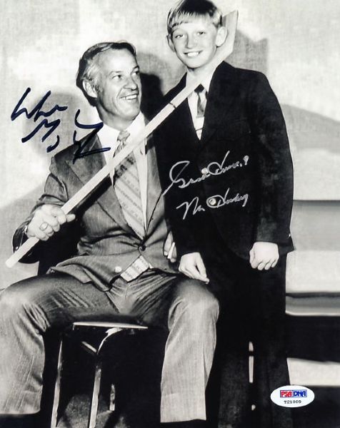 Wayne Gretzky & Gordie Howe Rare Dual Signed 8" x 10"  B&W of Gretzky as a child meeting Howe! (PSA/DNA)