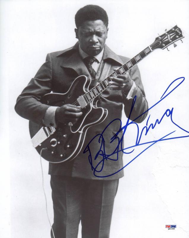 Lot Detail - B.B. King Signed 11" X 14" B&W Photograph (PSA/DNA)