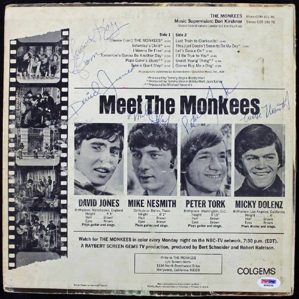 The Monkees Rare Vintage Group Signed "Meet The Monkees" Debut Album! (PSA/DNA)