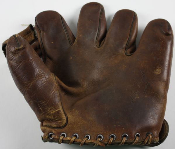 1940s Whitlow Wyatt Baseball Glove