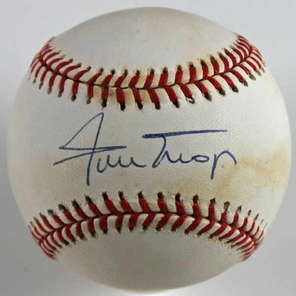 Willie Mays Signed ONL Baseball (PSA/DNA)