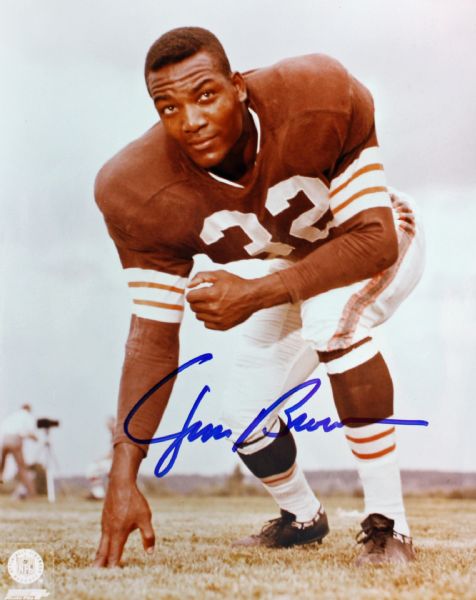 Jim Brown Signed 8" x 10" Photo (PSA/DNA)