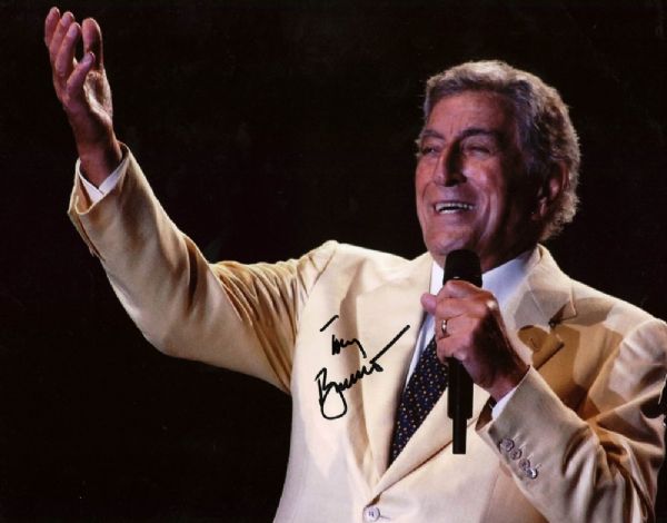 Tony Bennett Signed 11" x 14" Color Photo (PSA/DNA)