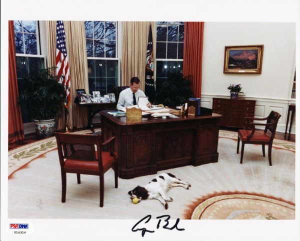 George H.W. Bush Signed 8" x 10" Color Photo in Oval Office (PSA/DNA)