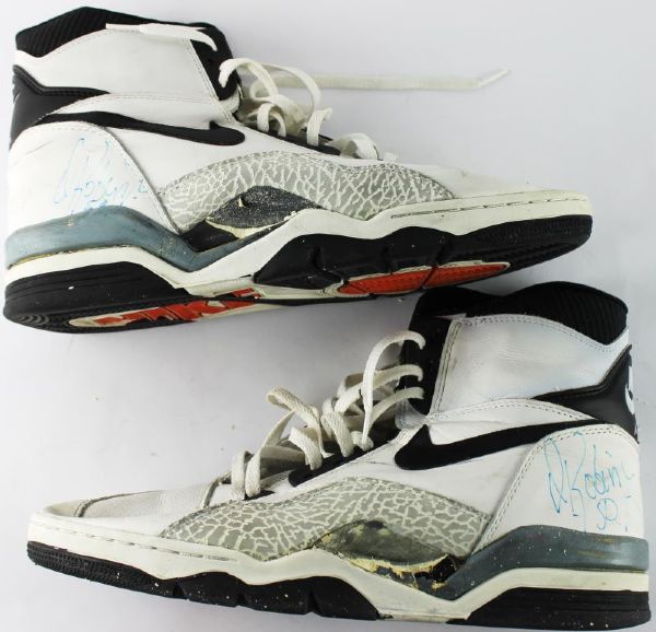 David Robinson Game Used & Signed 1989 Rookie Season Basketball Sneakers (PSA/DNA)