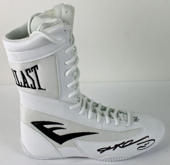 Sugar Ray Leonard Signed Boxing Shoe (PSA/DNA)
