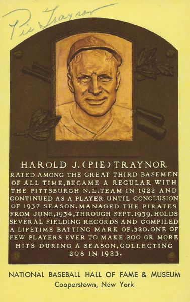 Pie Traynor Signed HOF Plaque Card (PSA/DNA)