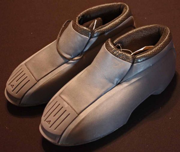 kobe moon shoes