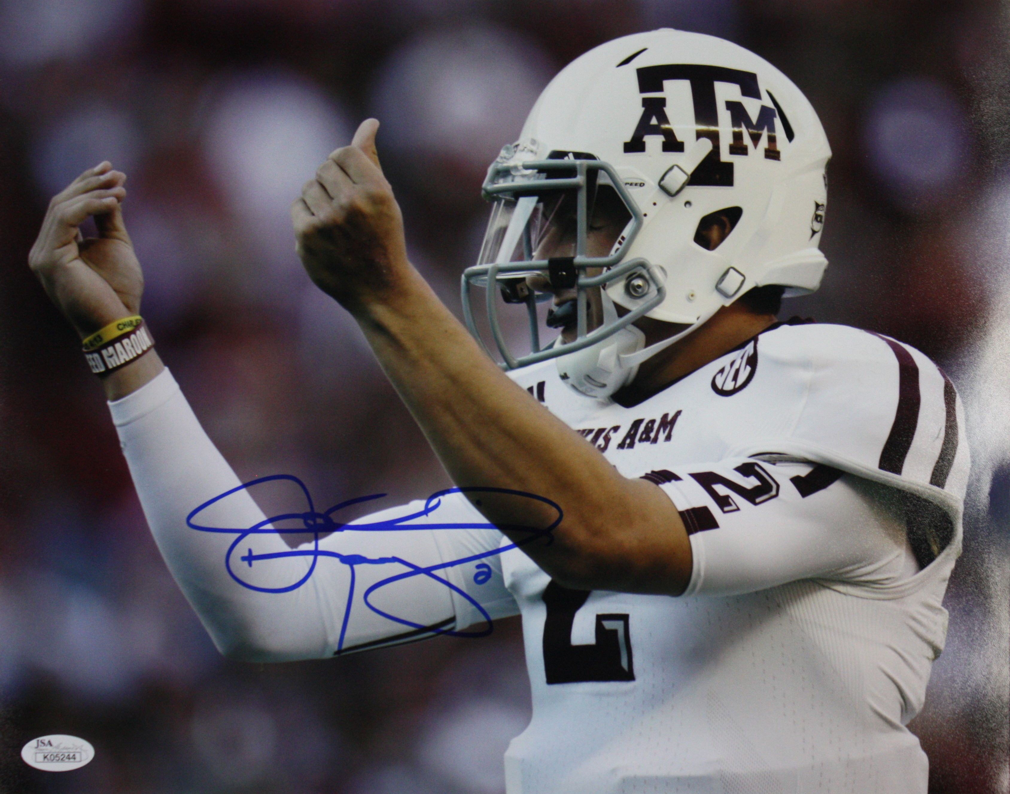 Lot Detail - Johnny Manziel Signed 11" X 14" Color Photograph (JSA)