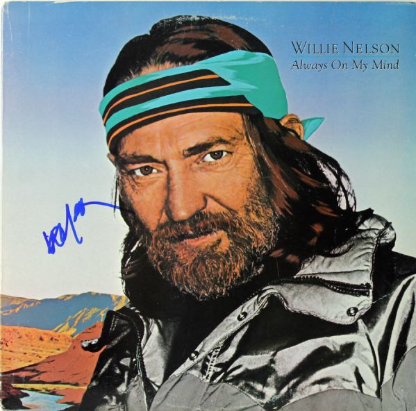 Willie Nelson Signed "Always On My Mind" Album (JSA)