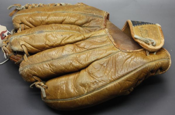Caprico Model A-399 Jackie Robinson Glove