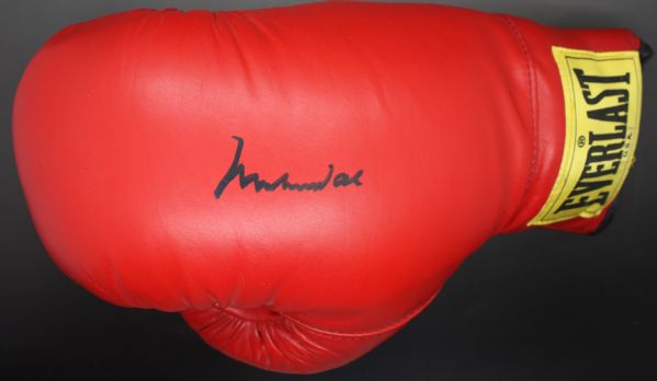 Muhammad Ali Near-Mint Signed Red Everlast Boxing Glove (PSA/JSA Guarenteed)