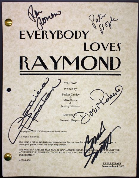 Everybody Loves Raymond Cast Signed 2003 Script w/ Romano, Heaton, Roberts, Boyle & Garrett! (PSA/JSA Guarenteed)