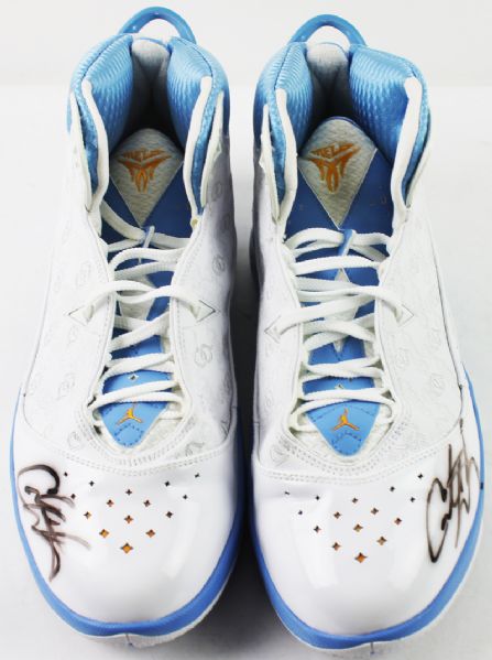 2008-09 Carmelo Anthony Game Worn & Signed Nike Air Jordan Melo M5 Sneakers (MEARS & JSA)