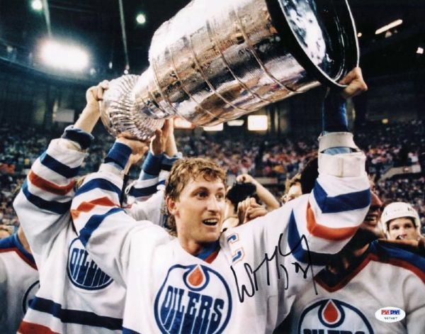 Wayne Gretzky Signed 11" x 14" Color Photo with Stanley Cup (PSA/DNA)