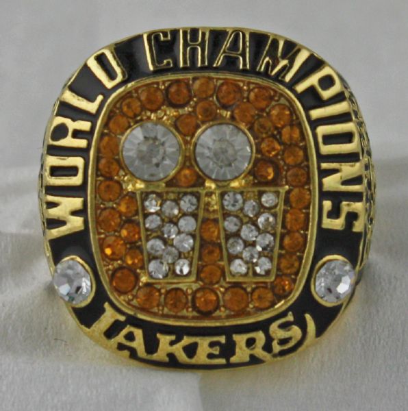 2001 Los Angeles Lakers High-Quality Shaq Championship Ring