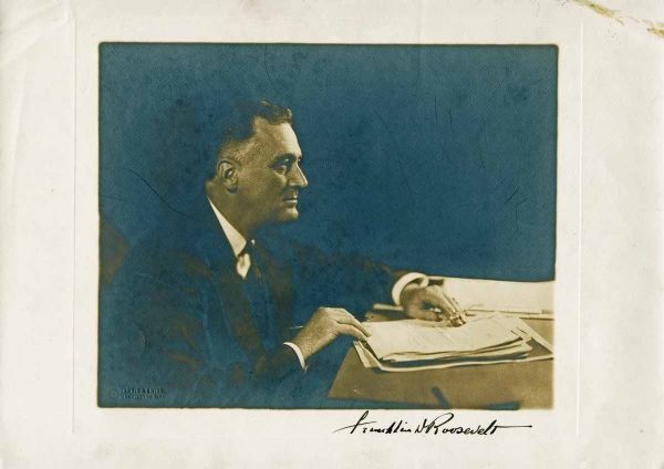 Franklin D. Roosevelt Superb Signed 9.5" x 13.5" Harris & Ewing Photograph w/Exceptional Autograph (JSA)