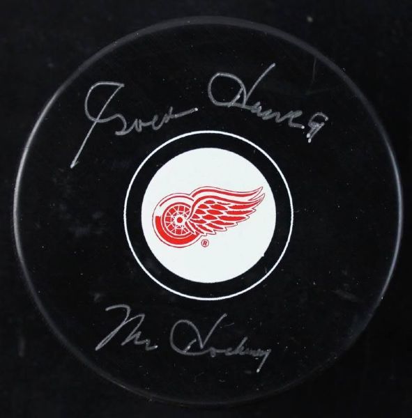 Gordie Howe Signed & Inscribed "Mr. Hockey" Detroit Red Wings Hockey Puck (PSA/DNA)