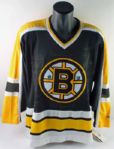 1971/72 Stanley Cup Champion Boston Bruins Team Signed Jersey w/ Bobby Orr, Phil Esposito & Others! (PSA/JSA Guaranteed)