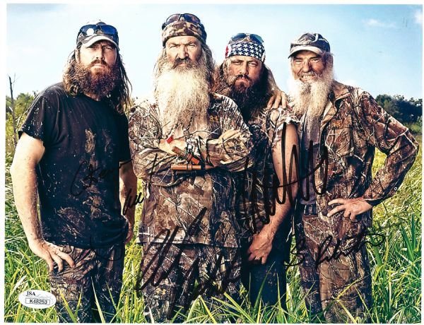 Duck Dynasty Cast Signed 8" x 10" Photo w/ All Four Members! (JSA)