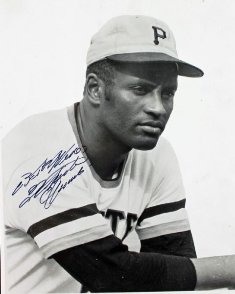 Roberto Clemente Near-Mint Signed 8" x 10" Promotional Photo (PSA/DNA)