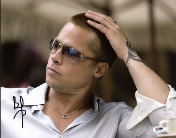 Oceans Thirteen: Brad Pitt Signed 11x14 Photo (PSA/DNA)