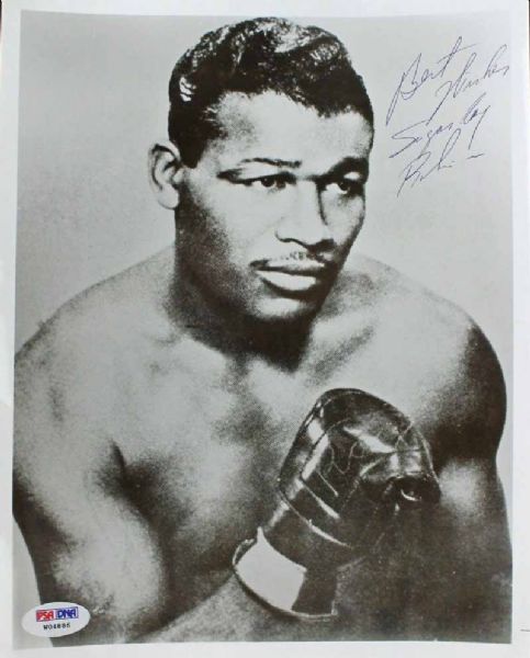 Sugar Ray Robinson Near-Mint Signed 8" x 10" Photo (PSA/DNA)