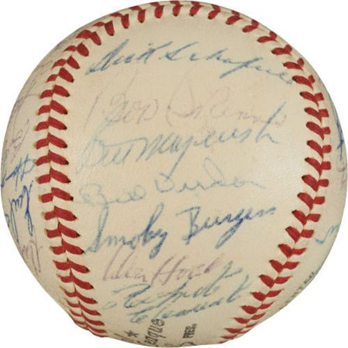 1961 Pirates Team-Signed Baseball w/ Roberto Clemente + 25 Others (PSA/DNA)