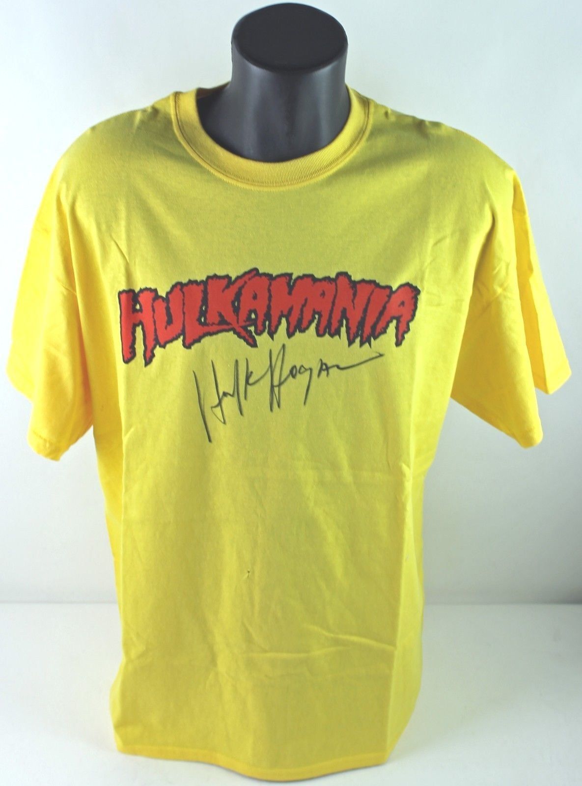Lot Detail - Hulk Hogan Signed Hulkamania T-Shirt (PSA/DNA)