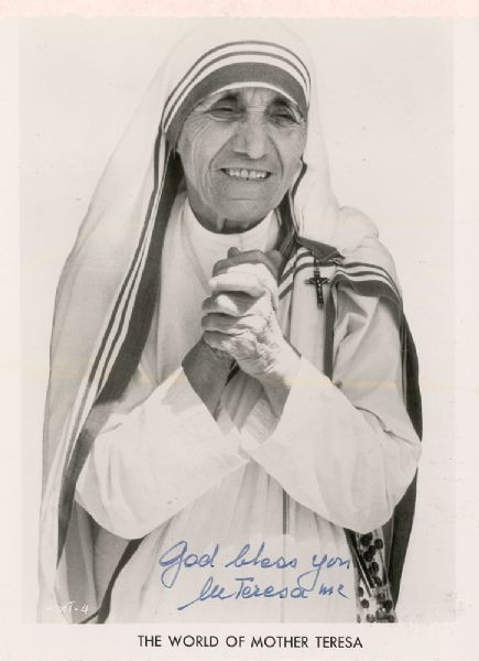 Mother Teresa Signed 7.25" x 10" Portrait Photograph (PSA/DNA)