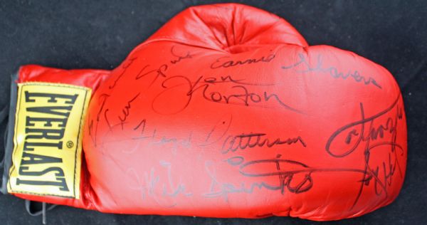 Heavy Weight Champion Multi-Signed Red Everlast Boxing Glove w/ Frazier, Patterson, Norton & Others (PSA/JSA Guaranteed)