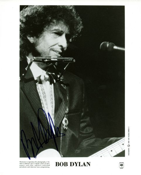Bob Dylan Signed 8" x 10" On-Stage Photo (REAL/Epperson)
