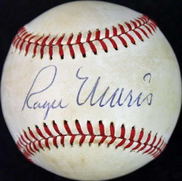 Roger Maris Signed ONL Baseball (PSA/DNA)