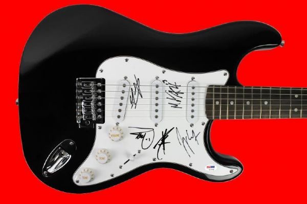 Avenged Sevenfold Band Signed Strat-Style Guitar (5 Sigs)(PSA/DNA)