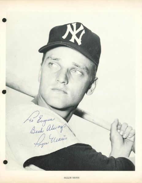 Roger Maris Near-Mint Signed 8.5" x 11" B& W Photo (JSA)