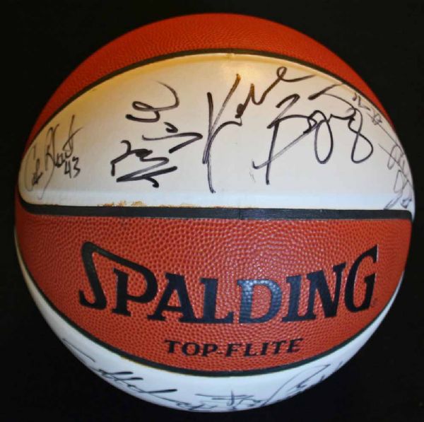 1996-97 LA Lakers Team Signed Spalding Basketball w/Kobe Rookie Autograph (JSA)