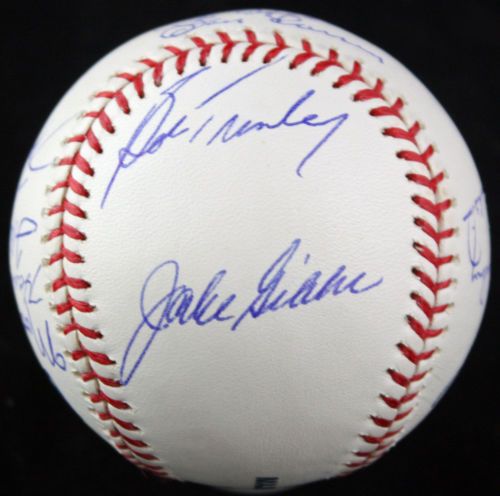 Lot Detail - NY Yankee Greats Multi-Signed OML Baseball w/ Berra ...