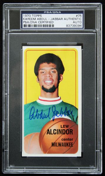 Kareem Abdul-Jabbar Signed 1970 Topps #75 Basketball Card (2nd Year)(PSA/DNA)