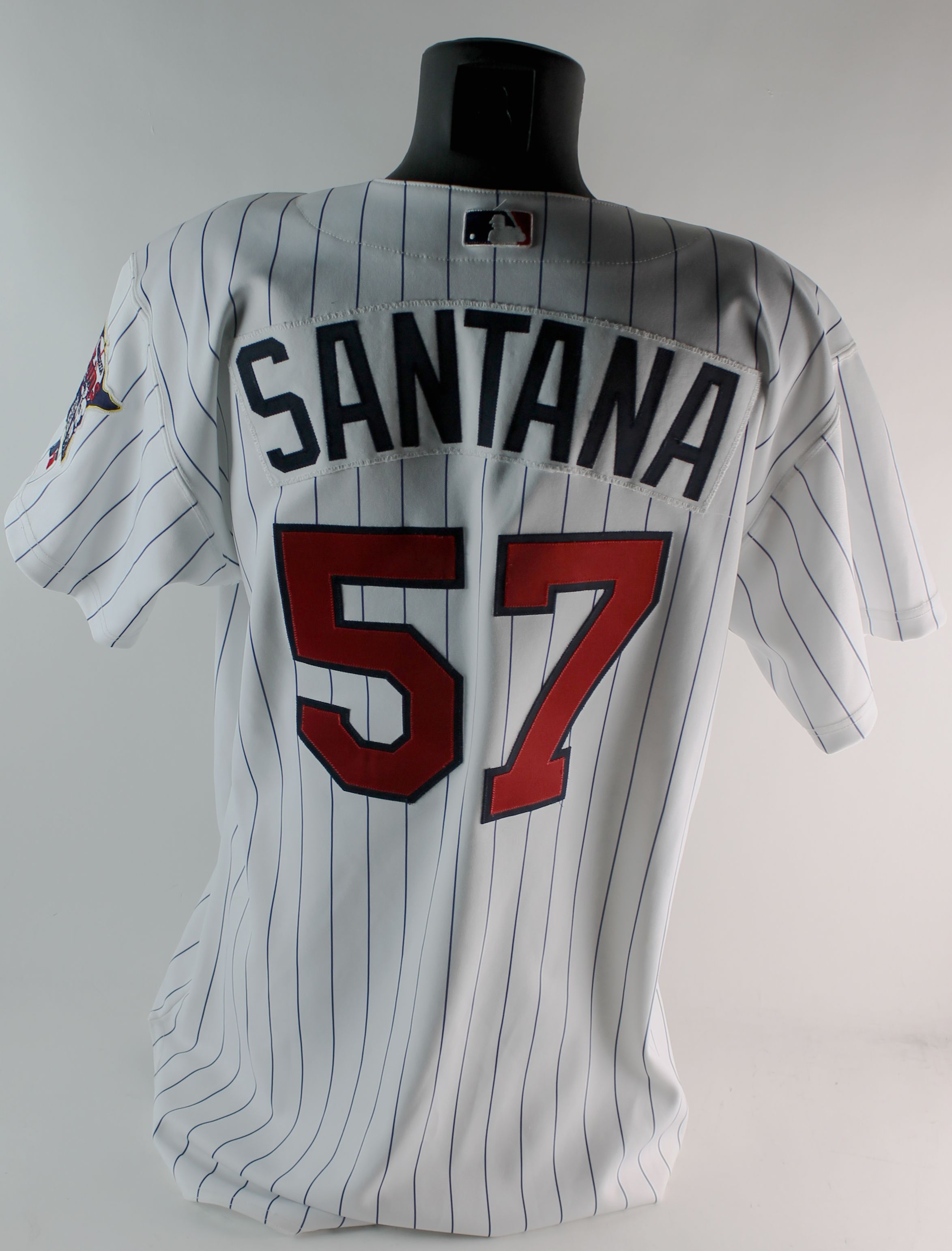 Johan Santana player worn jersey patch baseball card (New York