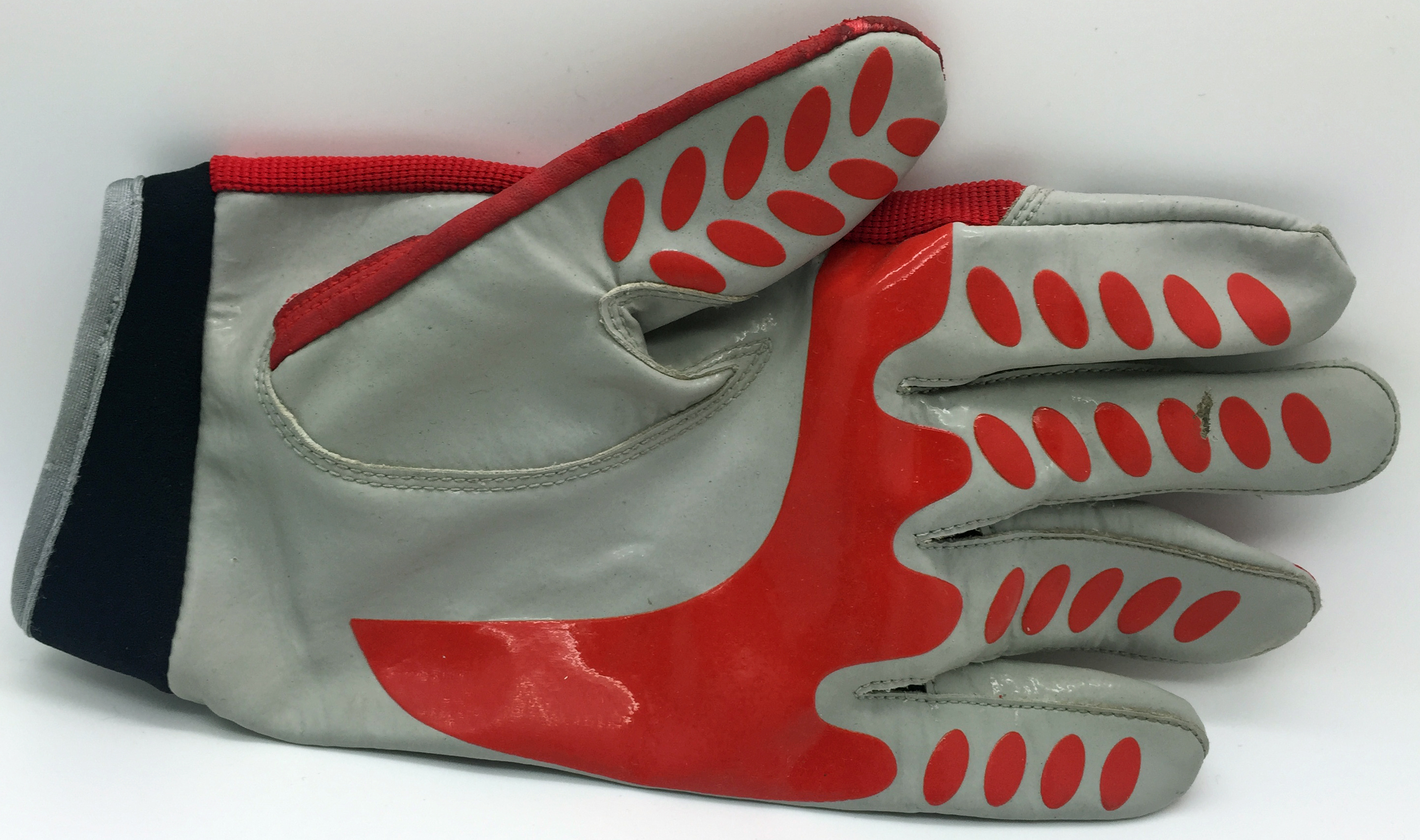 Sold at Auction: Gonzalez, Tony Signed Football Glove