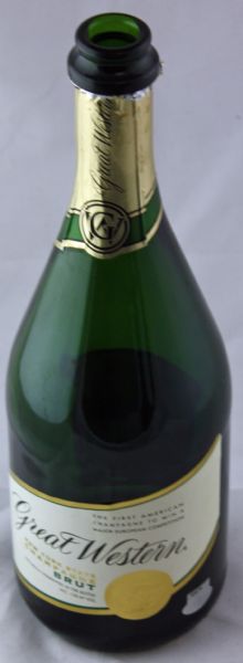 New York Yankees 2005 Champaign Bottle Used After Winning the AL East! (Steiner)