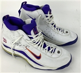 Patrick Ewing Game Used & Signed 1999 Christmas Day New York Knicks Sneakers (JSA)