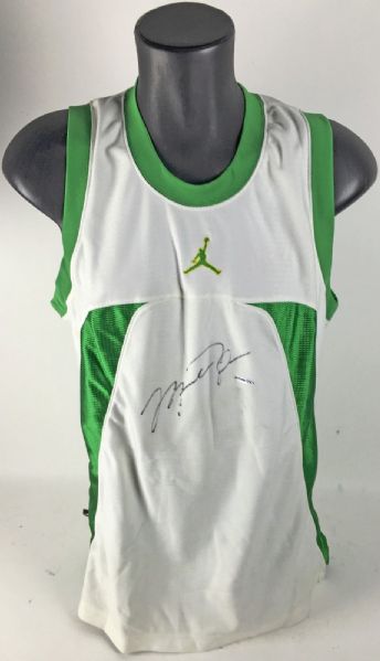 Michael Jordan Signed Shooting Shirt (Upper Deck)