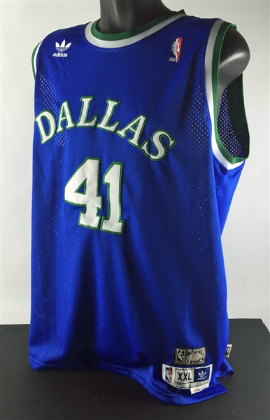 Lot Detail - Dirk Nowitzki In-Person Signed Dallas Mavericks Throwback ...