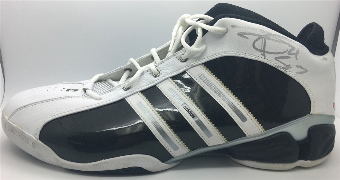 Lot Detail Tim Duncan Signed Spurs Adidas Sneaker (PSA/DNA)
