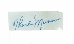 Thurman Munson Exceptional Near-Mint Signed 3 x 5 Note Card (JSA)