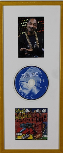 Snoop Dogg Signed "Doggy Style" CD Booklet Framed Display (PSA/DNA)
